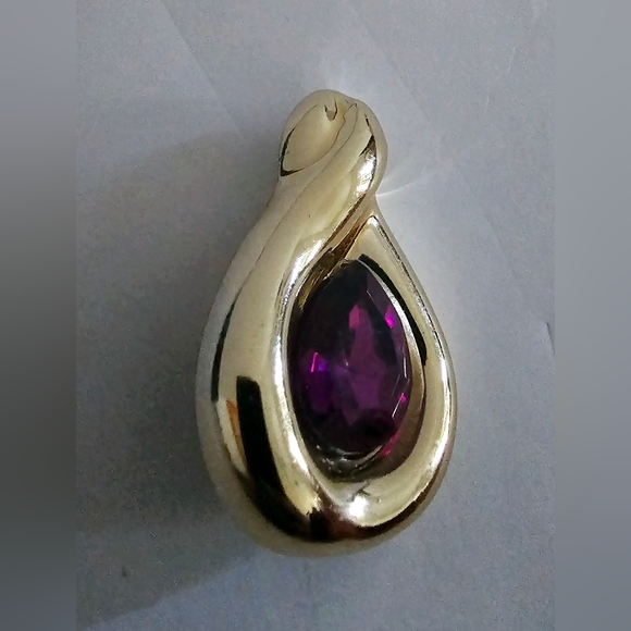 Purple and gold teardrop plastic brooch - Picture 2 of 8